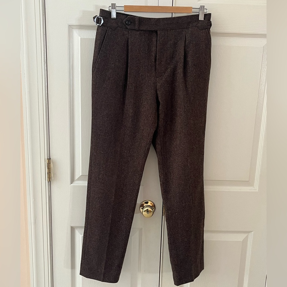 Spier & Mackay high rise trousers w side tabs
Brown herringbone
30-30 slim fit